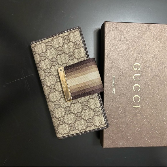 Gucci Handbags - Gucci Tan and Brown GG Pattern Wallet